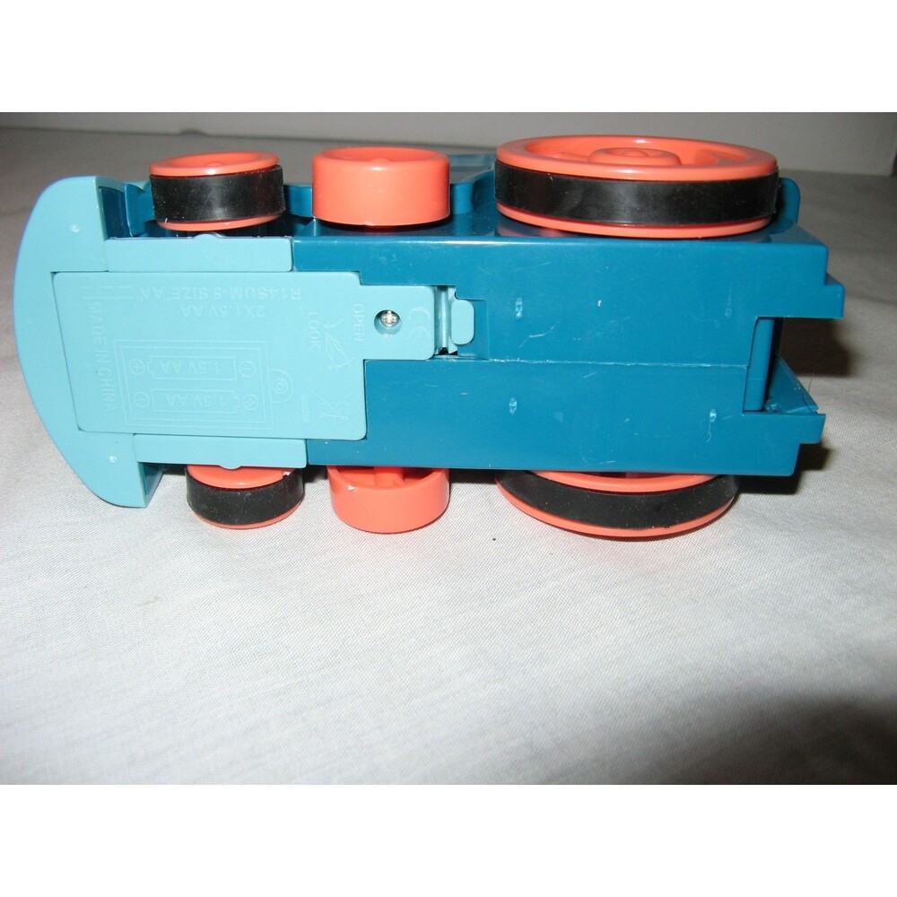 Battery Operated Domino Laying Train Only No Dominos Included Tested Working - Picture 4 of 4